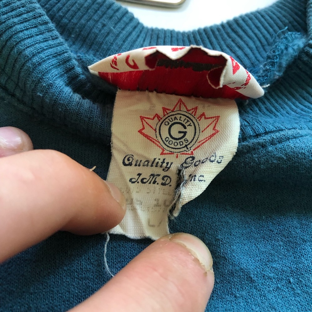 Vintage Montreal Canada Crewneck - Picture 5 of 6